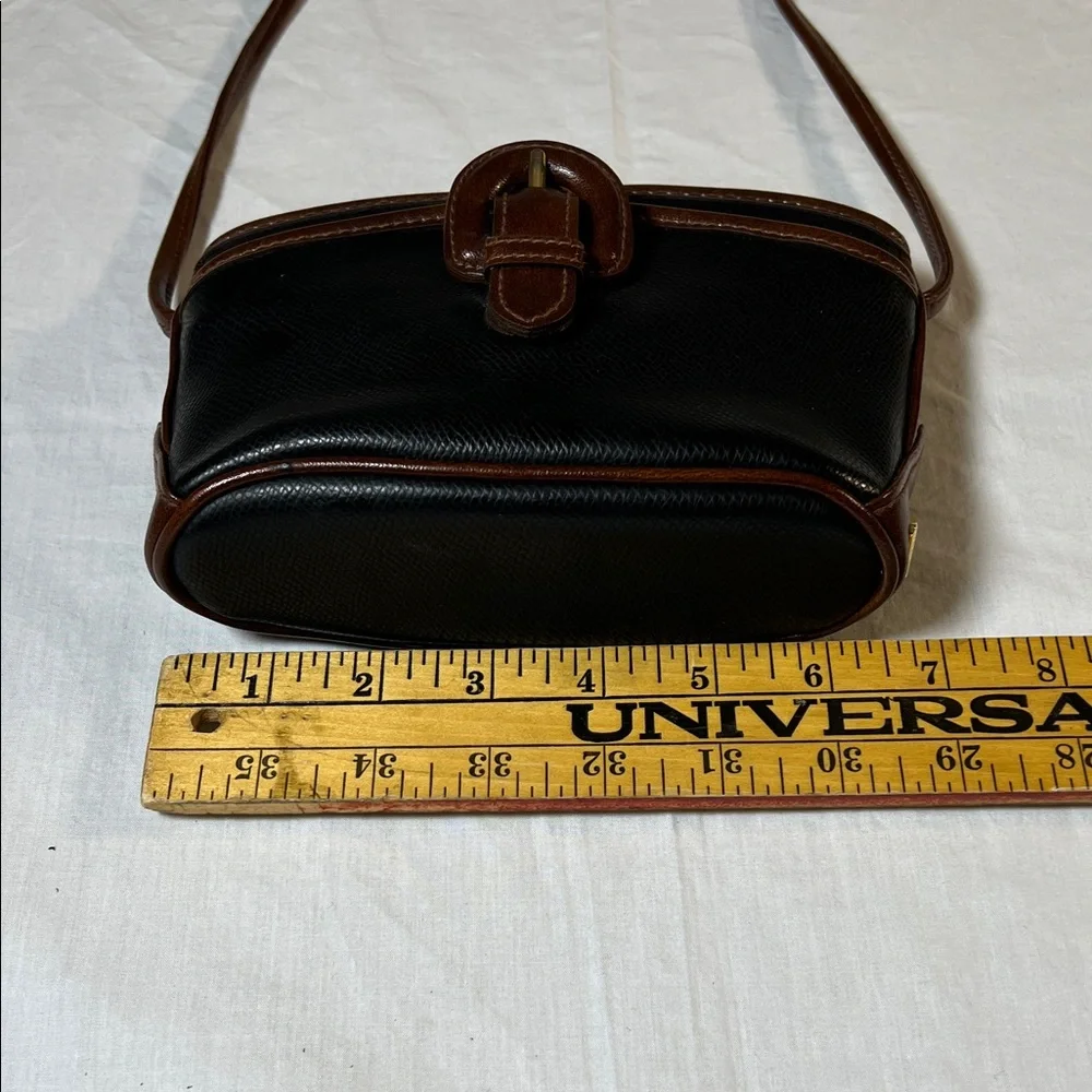 Liz Claiborne Black and Brown Zippered Bag with side pocket - Picture 8 of 10